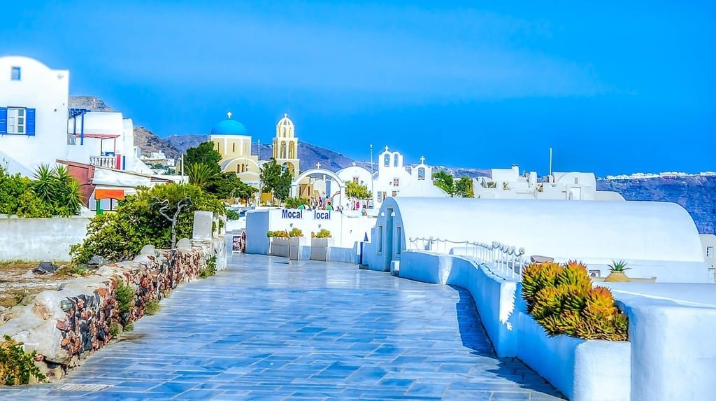  photoshoot in Santorini