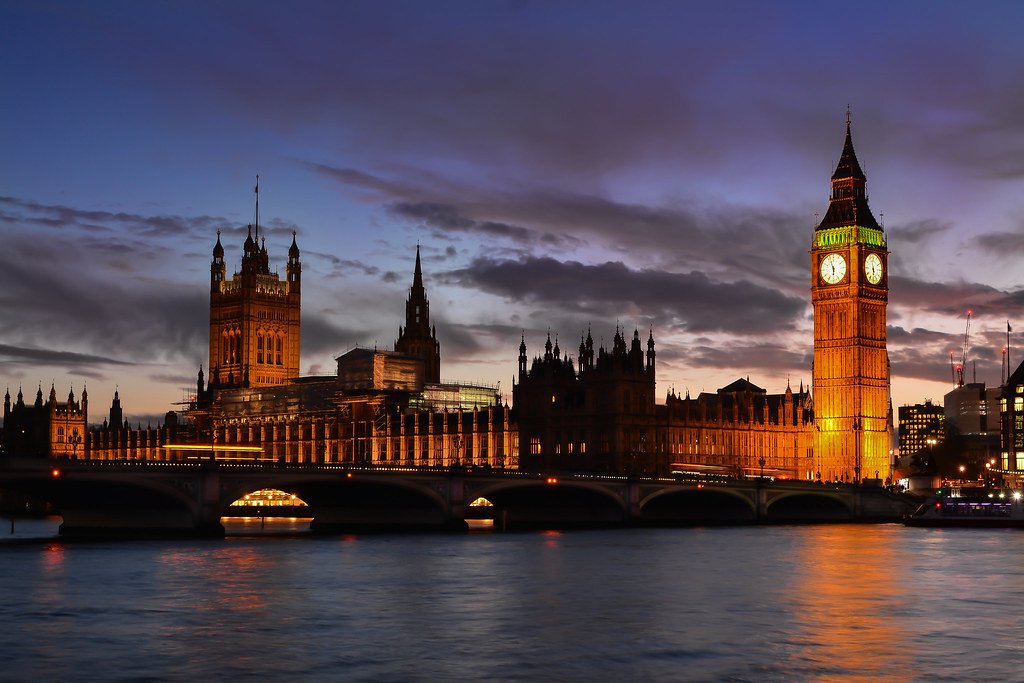  Big Ben and Houses of Parliament: Democracy's Architectural Masterpiece