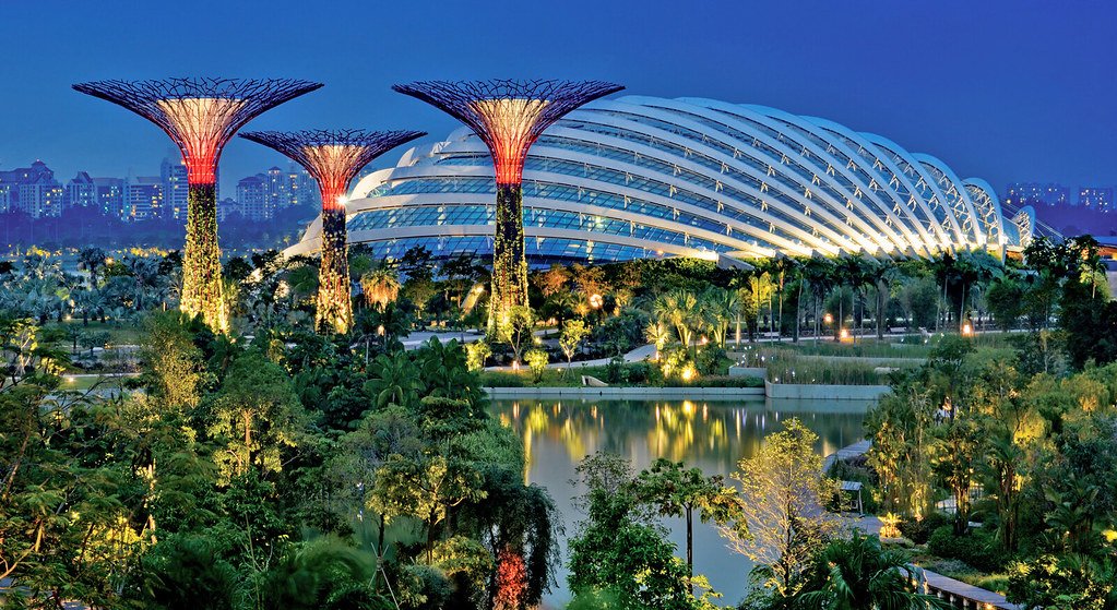 Singapore: The Futuristic Garden City