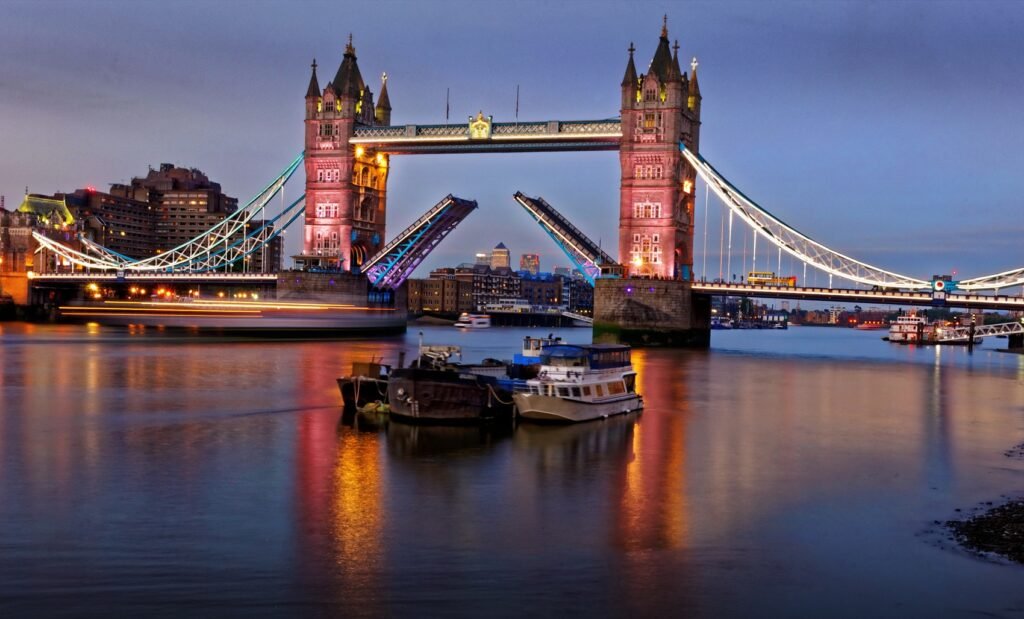 Tower Bridge: Engineering Elegance and Historical Significance