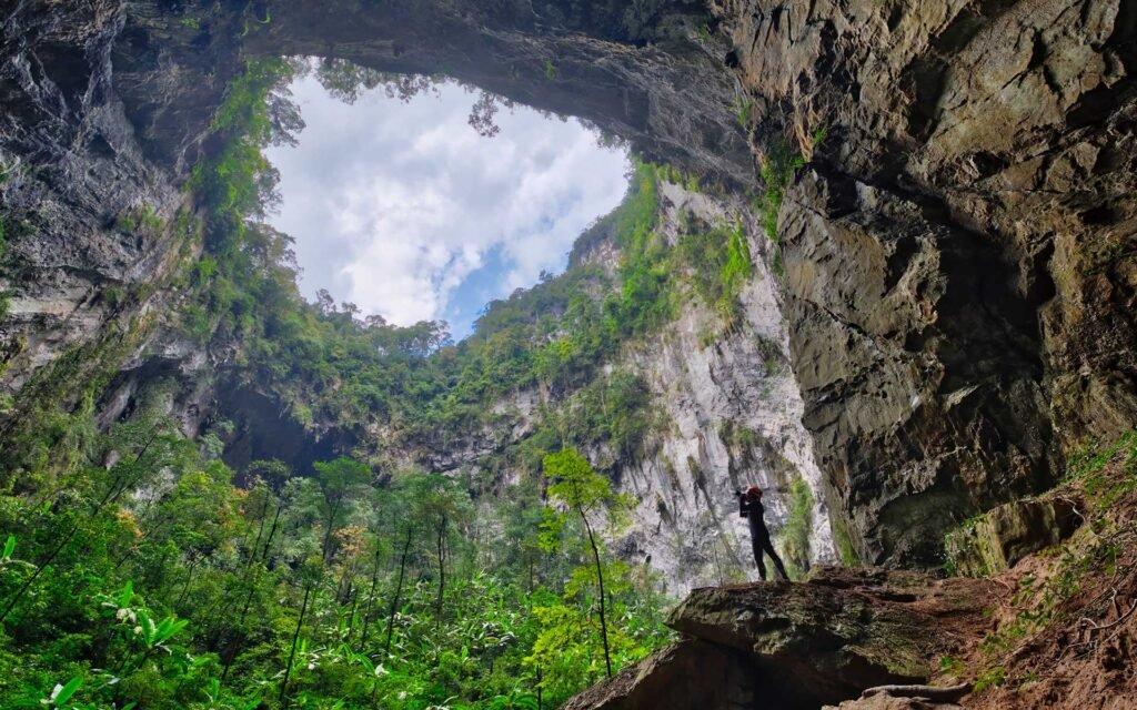 Vietnam's Son Doong Cave 