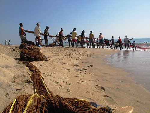 Batanes fishermen prepare their nets 
