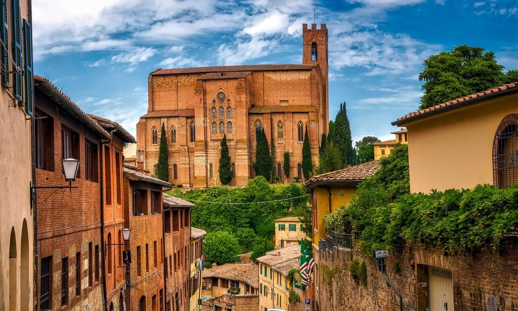 Siena’s narrow streets