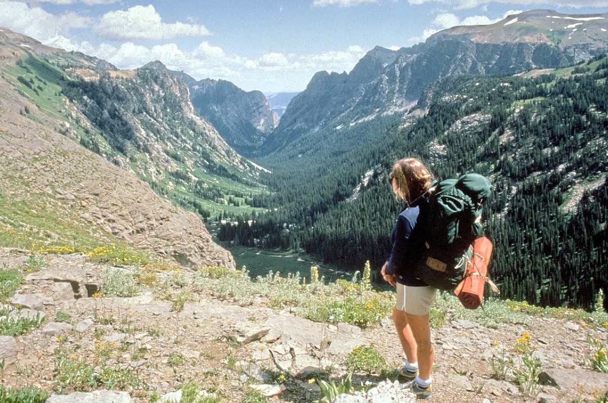 Backpacking vs. Budget Hotels