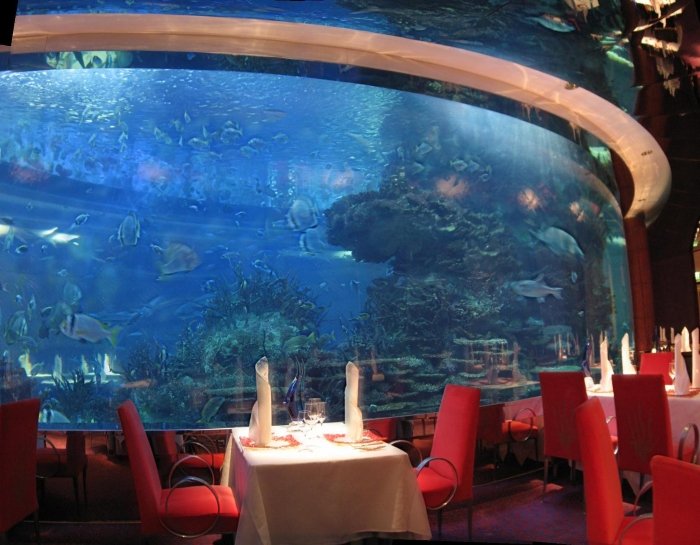 Underwater dining in Dubai