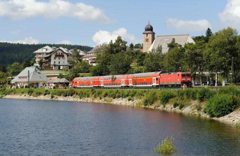 Titisee and Schluchsee: Alpine Lake Adventures