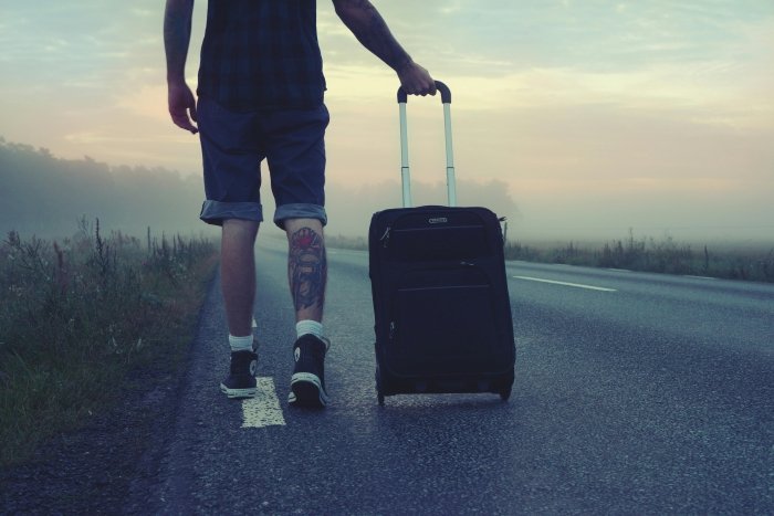 Solo Traveler Hacks for a Greener Journey