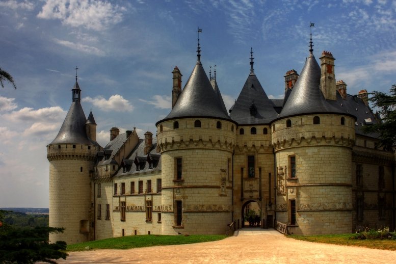 Loire Valley's Secret Villages and Châteaux