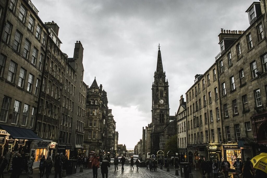  The city is a UNESCO City of Literature.