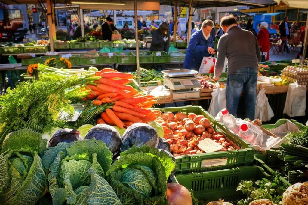  farmers markets and local food festivals